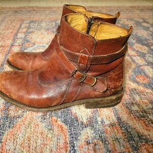 Frye women rustic booties size 9, MADE in Mexico